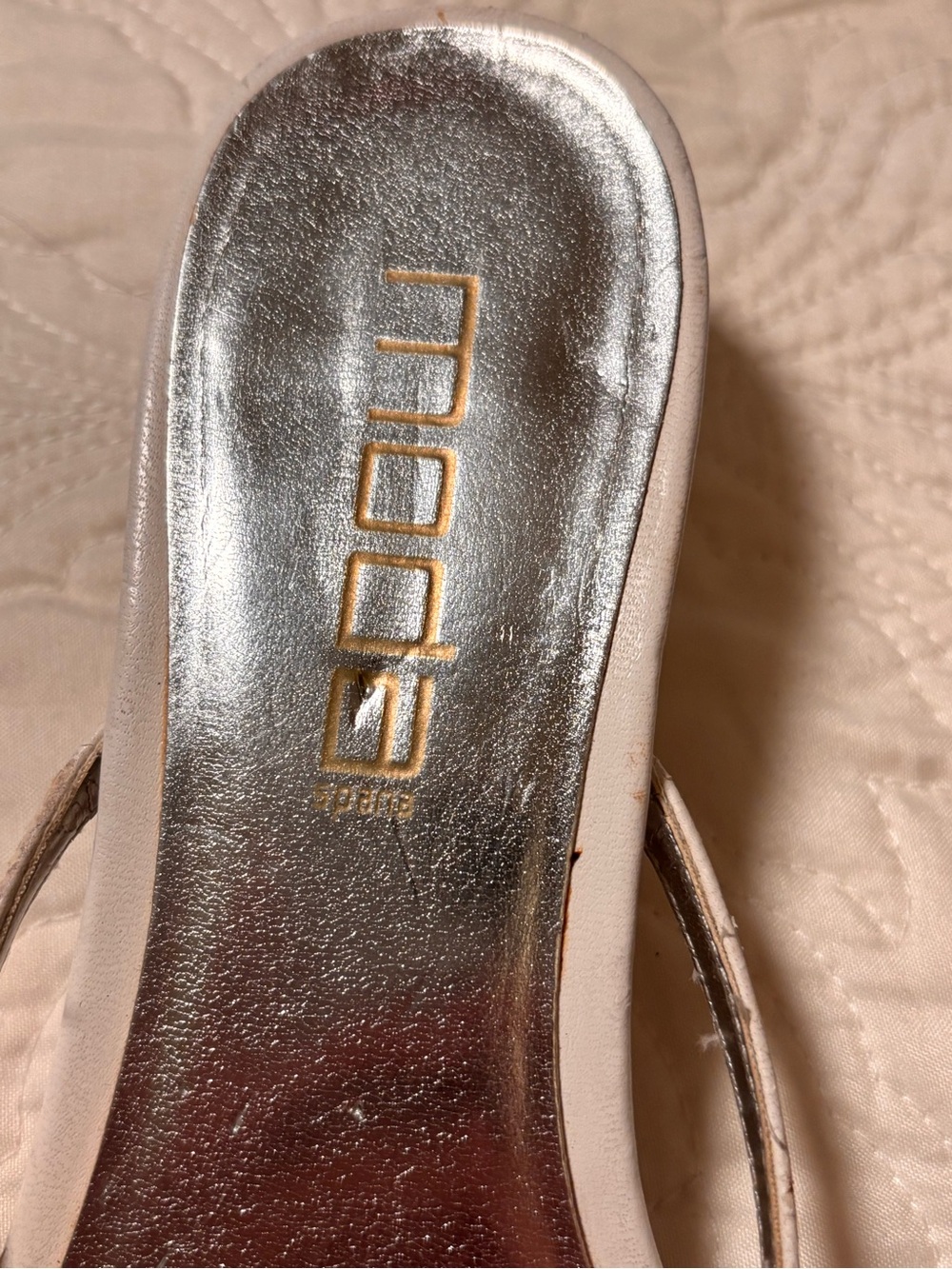 Y2K Moda Spana White Kitten Heel With Rhinestone Detail - Picture 8 of 10
